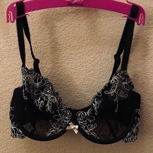 VS Unlined Underwire Lace Plunge Bra